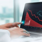 Agentes de IA detectando ineficiencias y cuellos de botella en logística para recuperar margen